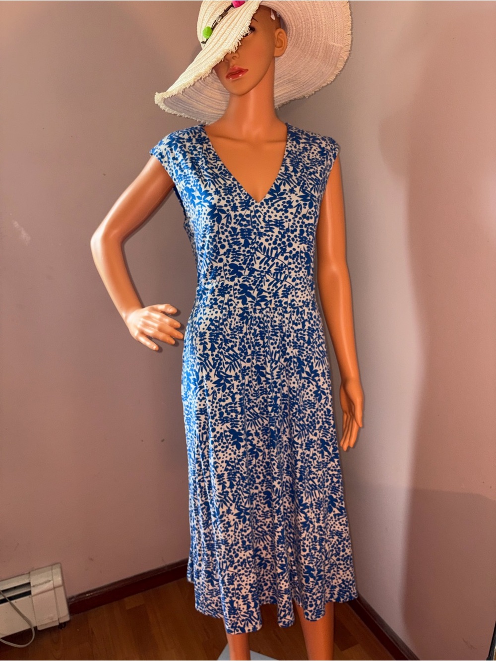 Boden Blue and White Floral V‑Neck Cap Sleeve Dress